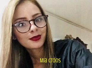 Mia_Croos