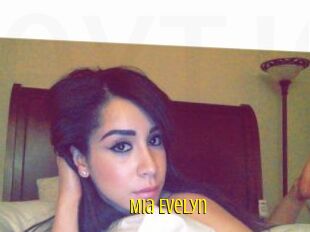 Mia_Evelyn
