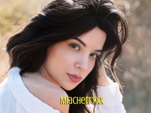 Miacherryxx