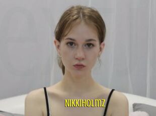 NikkiHolmz