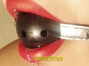 Sassandtitties