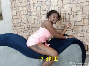 Tyra_kruz